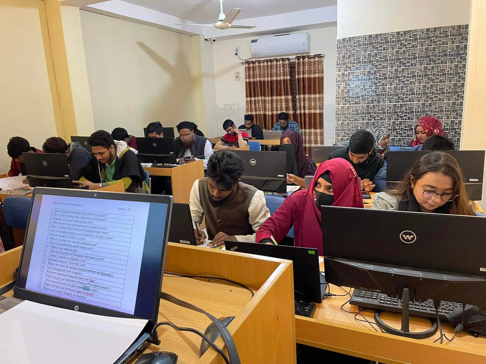 Trainers IT Digital Marketing Course Students